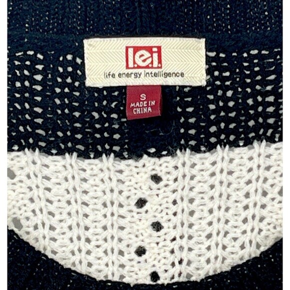 LEI Striped Sweater Top Small Black Cream 3/4 Sleeve Scoop‎ Neck Knit Pullover - Picture 4 of 4